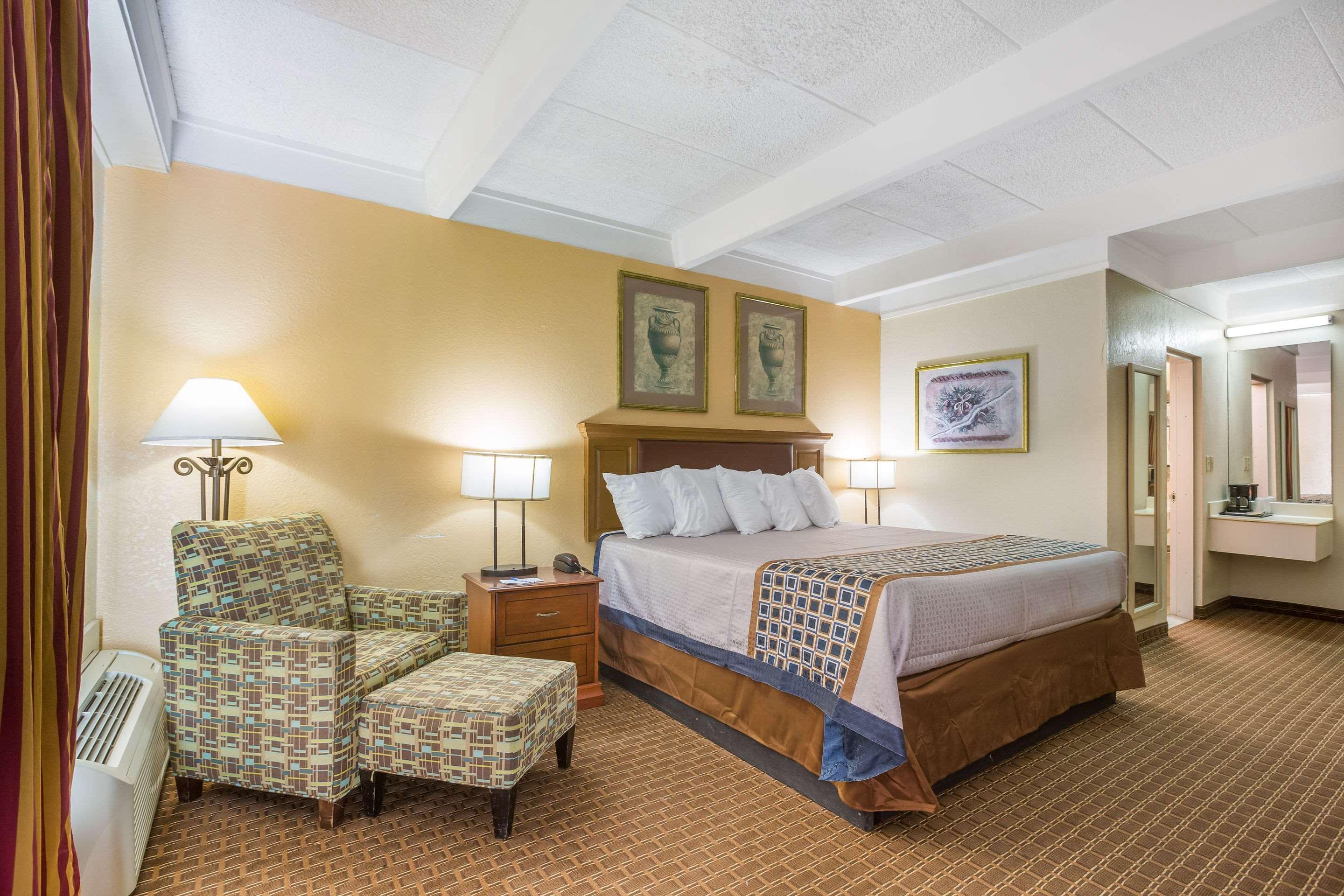 Super 8 By Wyndham Macon Ga Hotel Exterior photo